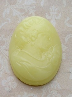 100% Pure Beewax Cameo Lady