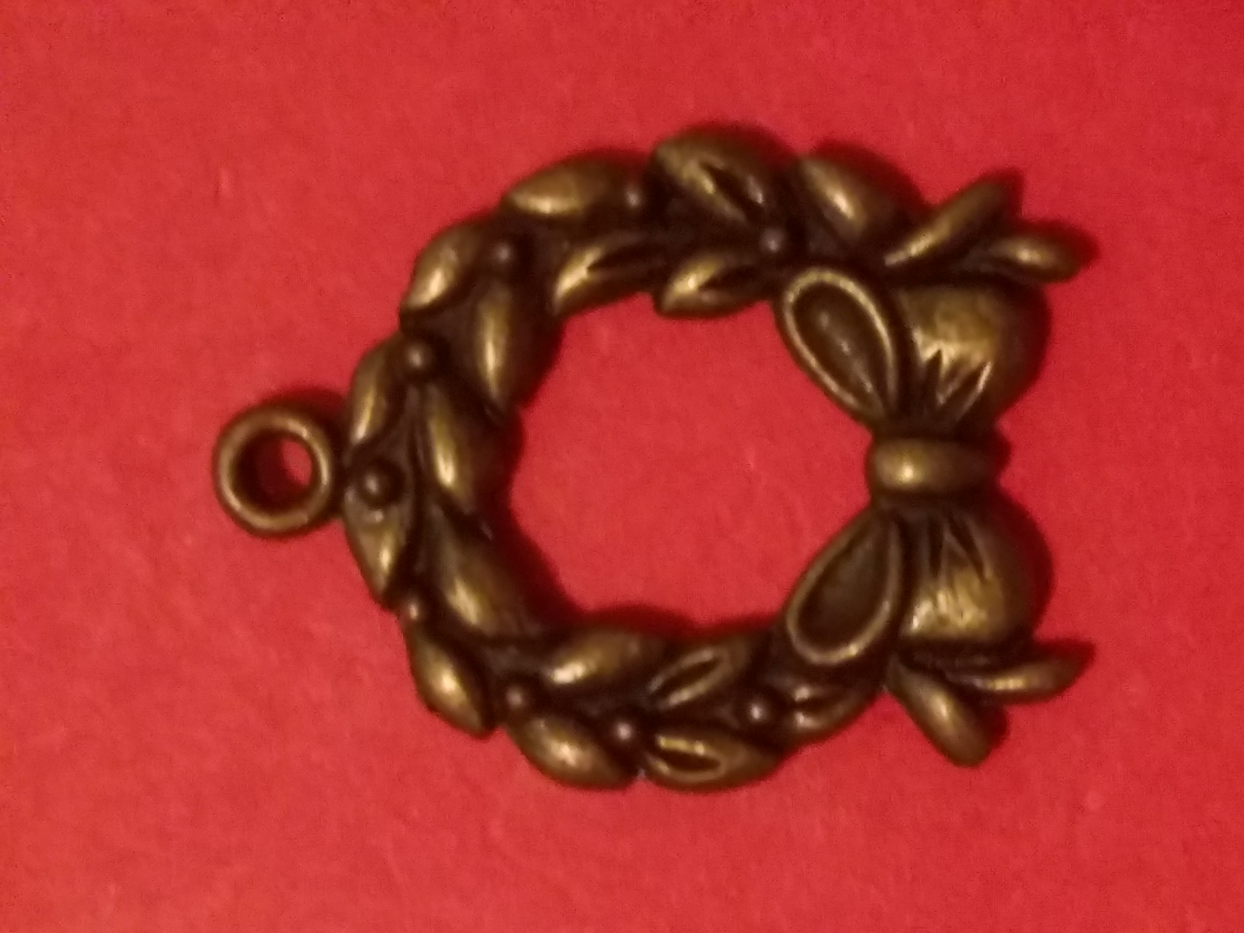Antique Charms Wreath Bronze