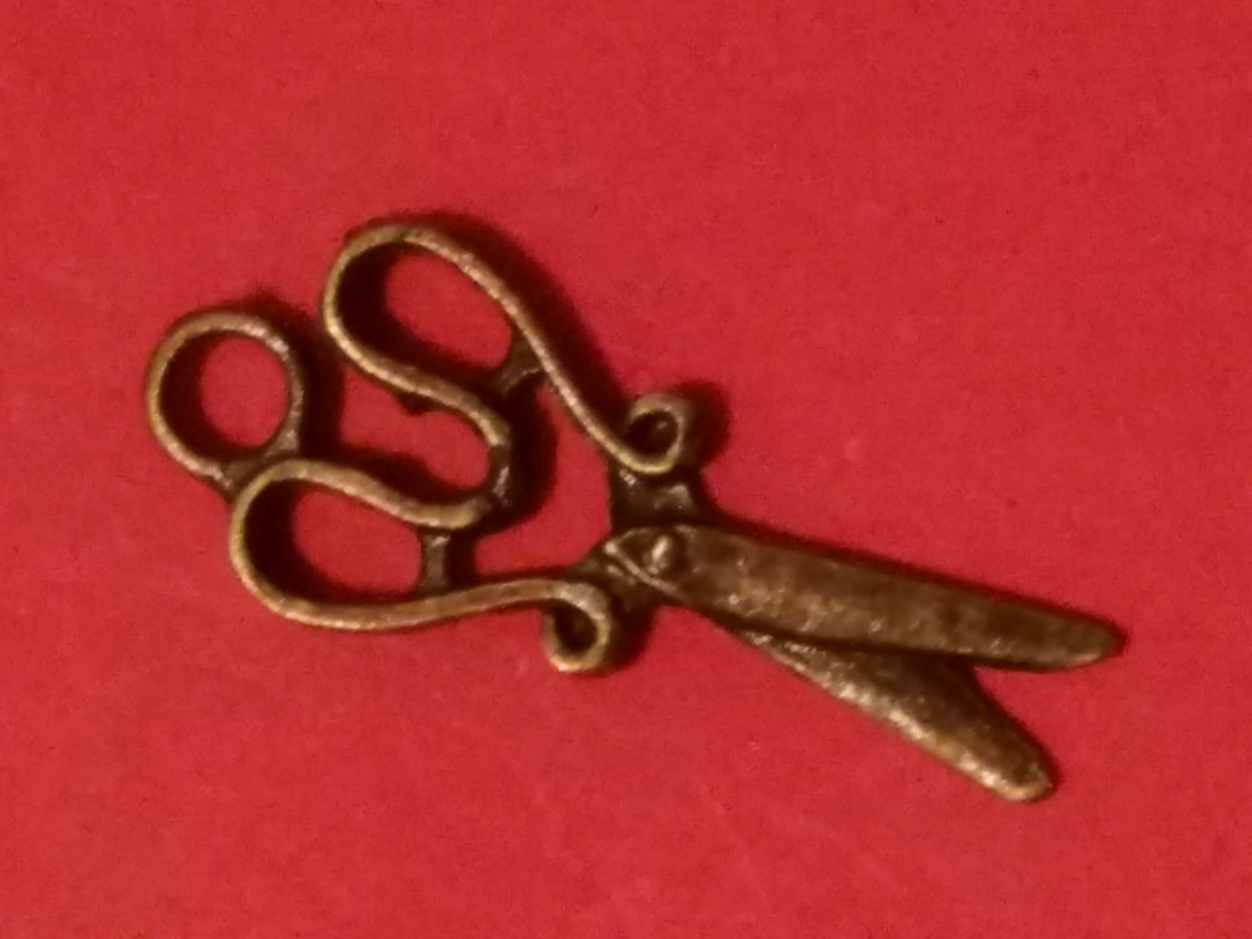 Antique Charms Scissors B1