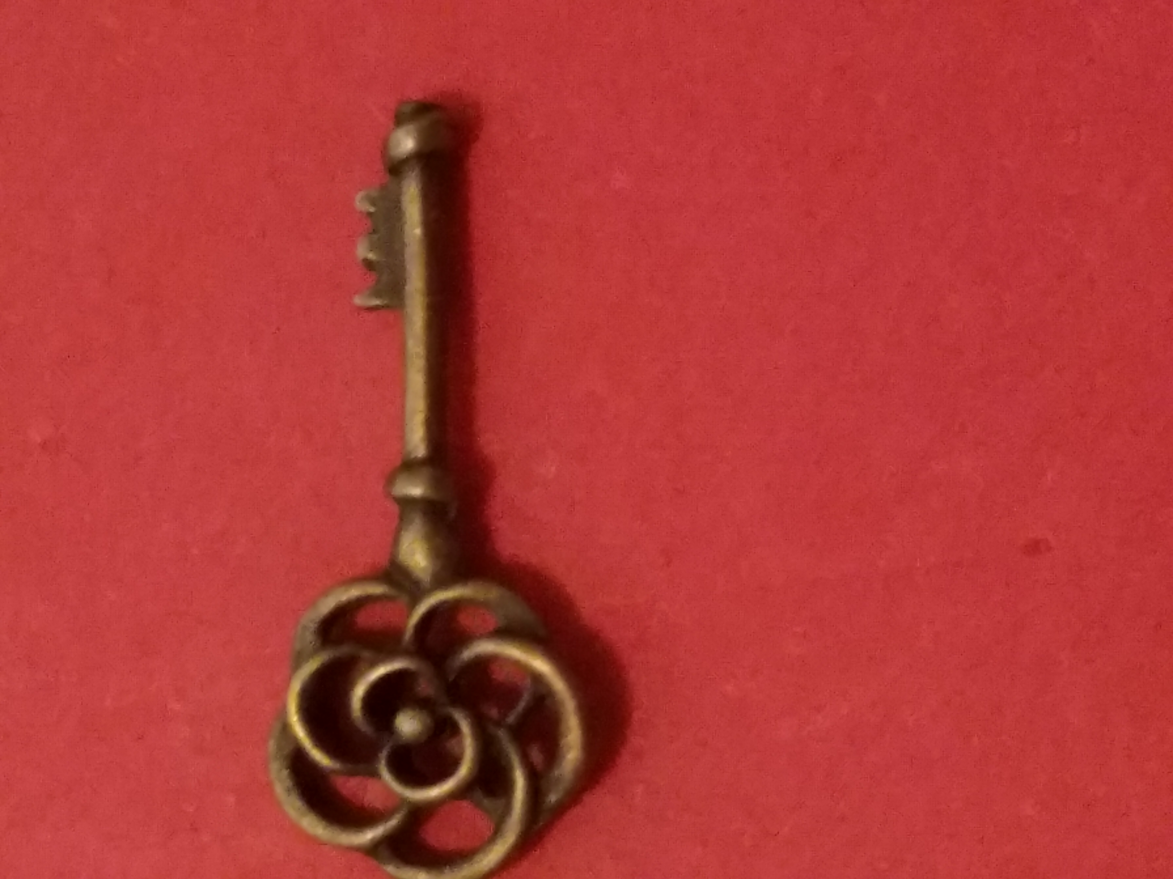 Antique Charms Key 9