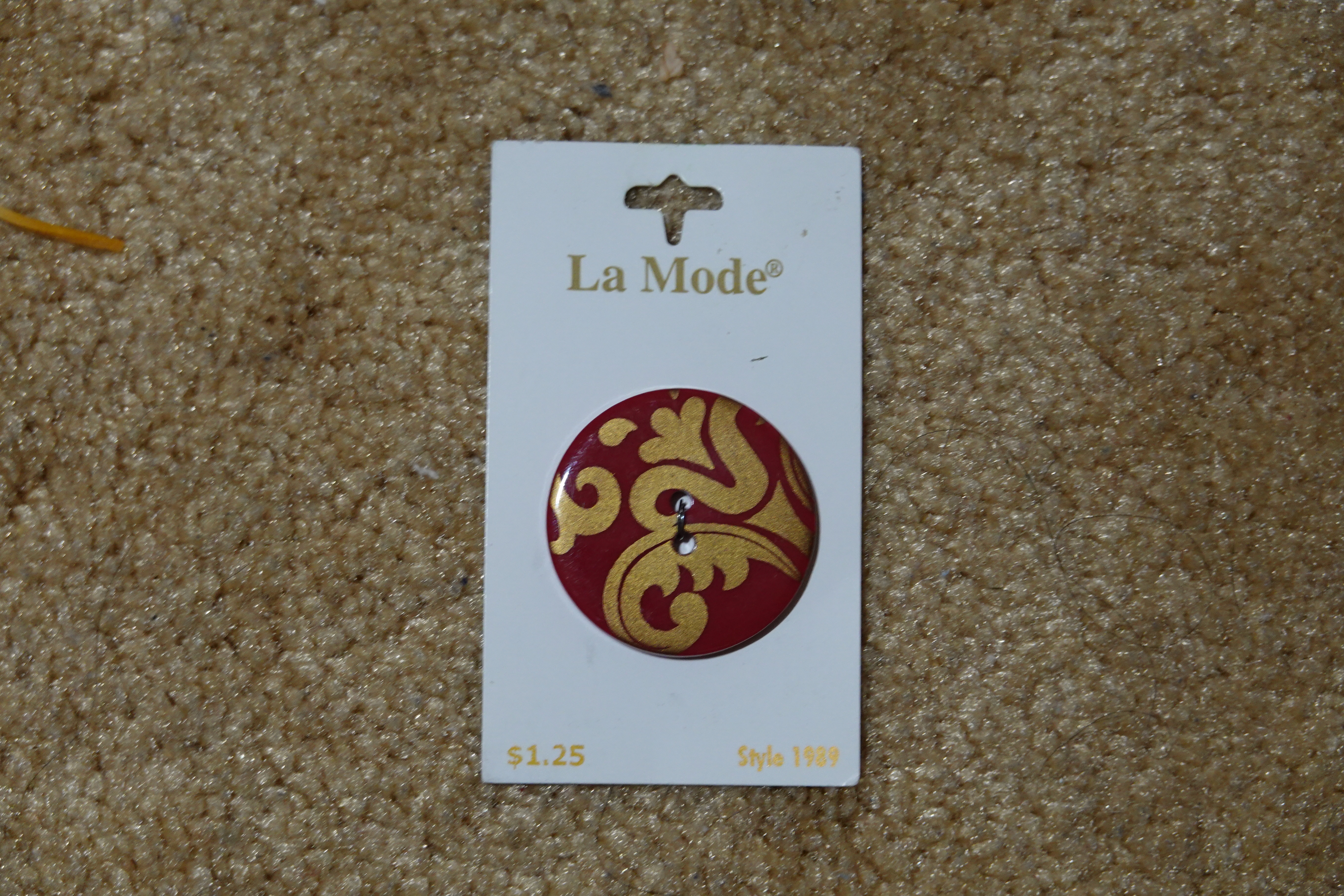 A La Mode Assorted Button