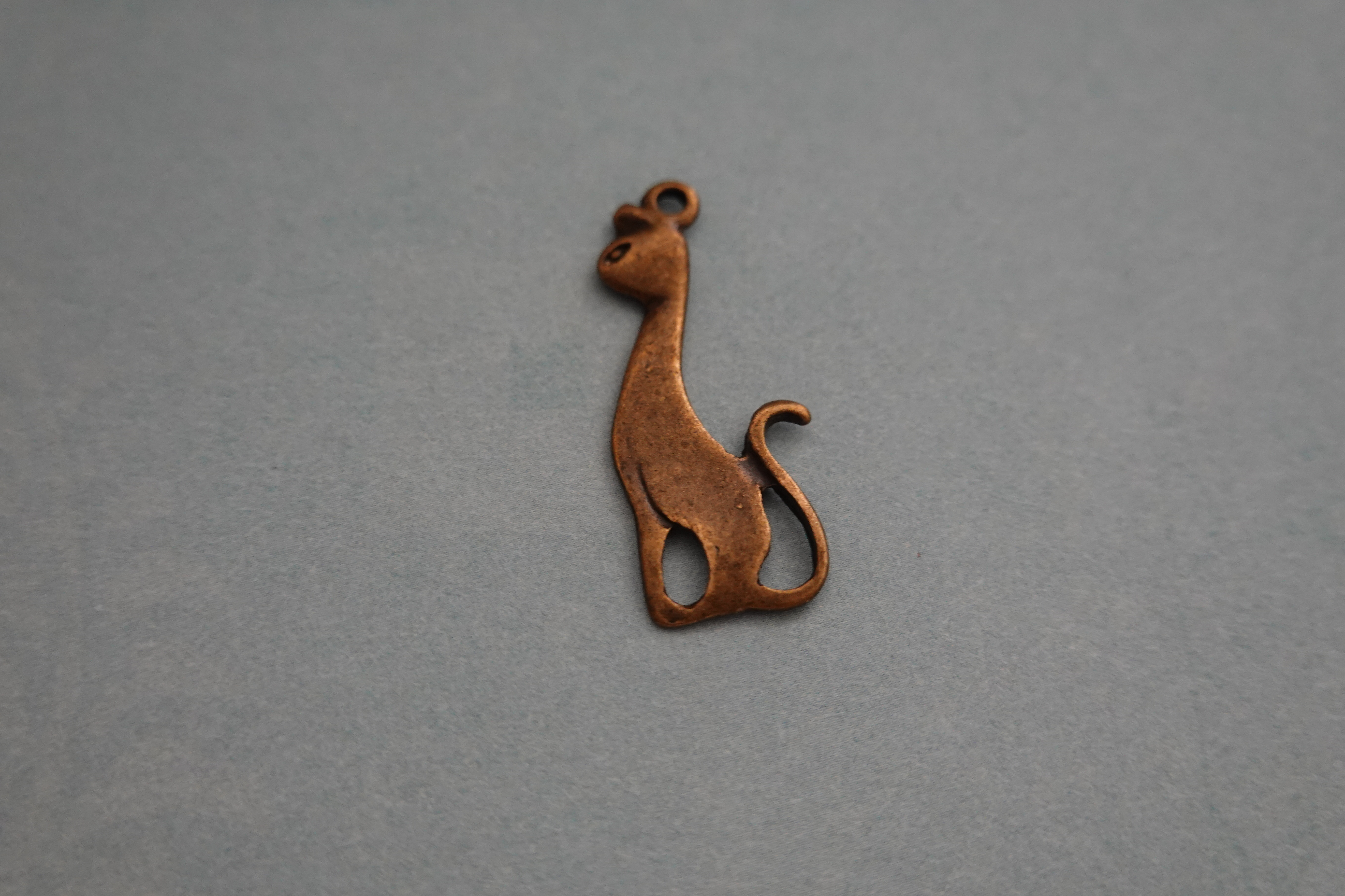 Antique Charms Sleek Cat