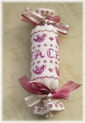 Christmas Needleroll - Peace design