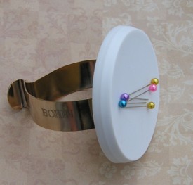 Bohin 75598 Magnetic  Pincushion Bracelet
