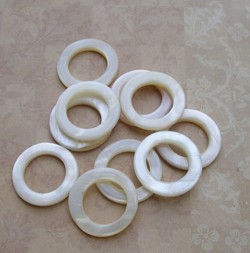 Mother of Pearl  Circle Medium (10 pc) Special