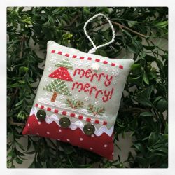 Cottage 2015 Ornament Merry Merry