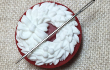 Wreath Needleminder