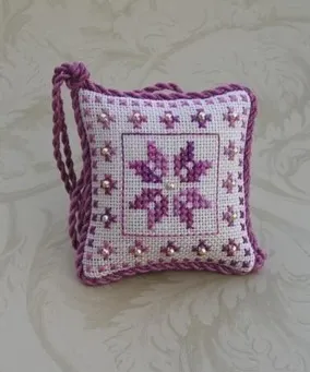 Mini Quaker Flowers Collection - scissor fob design