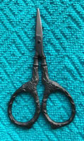 Primitive Tudor Rose Scissors 3.75