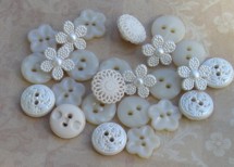 Heirloom Button Collection JBT77  (30)