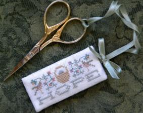 The Drawn Thread Hope Scissor Tag