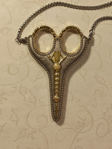 Little Stitches Heirloom Pendant Scissors Gold