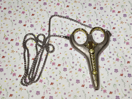 Little Stitches Heirloom Pendant Scissors Gold 2