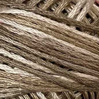 Valdani Silk Floss Ball P3 Aged White Medium