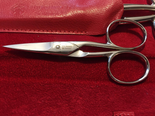 (Returned Defects Pictured) Dovo 547031 3 Scissors Set Deluxe with Red Leather Case 3